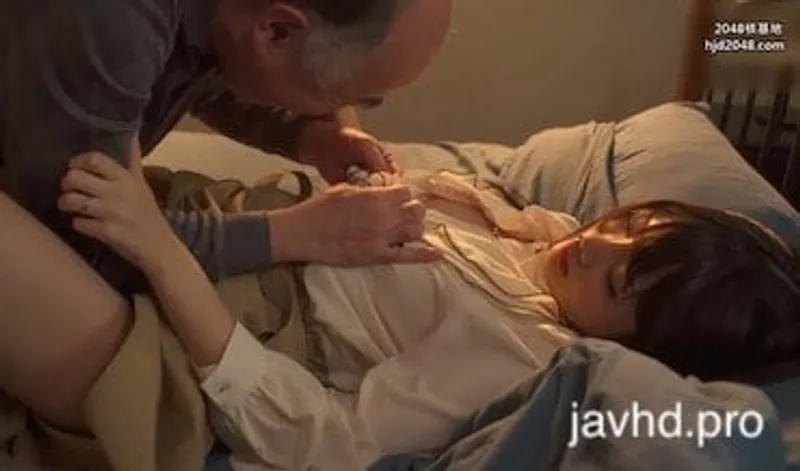 Gã chồng đi vắng bà xã bị lão già nhà cạnh bên hiếp suzu harumiya